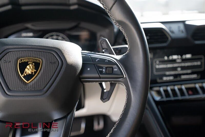 2022 Lamborghini Urus - Image 16 of 31
