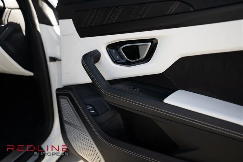 2022 Lamborghini Urus - Image 29 of 31