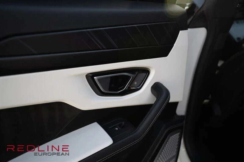 2022 Lamborghini Urus - Image 25 of 31