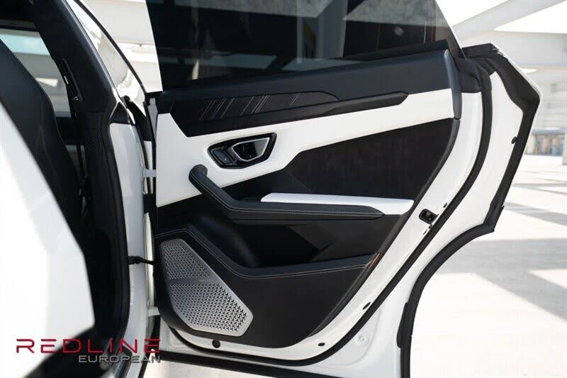 2022 Lamborghini Urus - Image 30 of 31