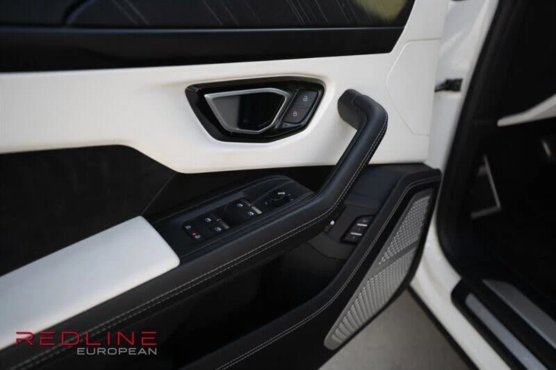 2022 Lamborghini Urus - Image 23 of 31
