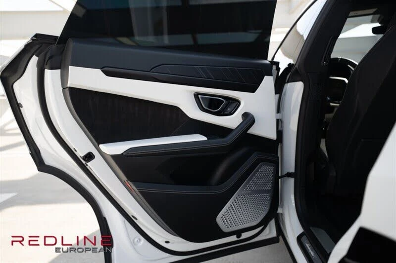2022 Lamborghini Urus - Image 24 of 31
