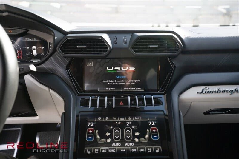 2022 Lamborghini Urus - Image 17 of 31