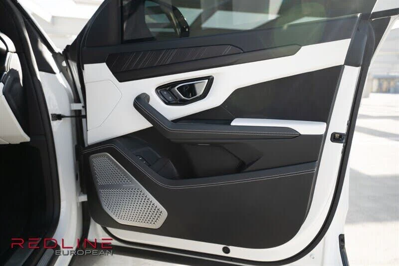 2022 Lamborghini Urus - Image 27 of 31