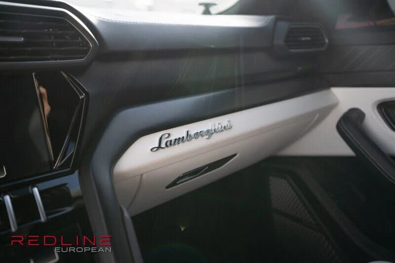 2022 Lamborghini Urus - Image 19 of 31