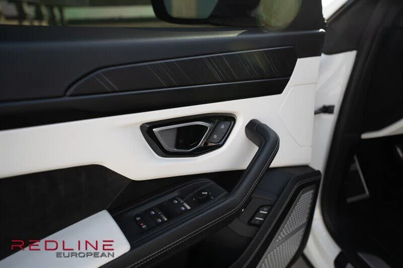 2022 Lamborghini Urus - Image 22 of 31