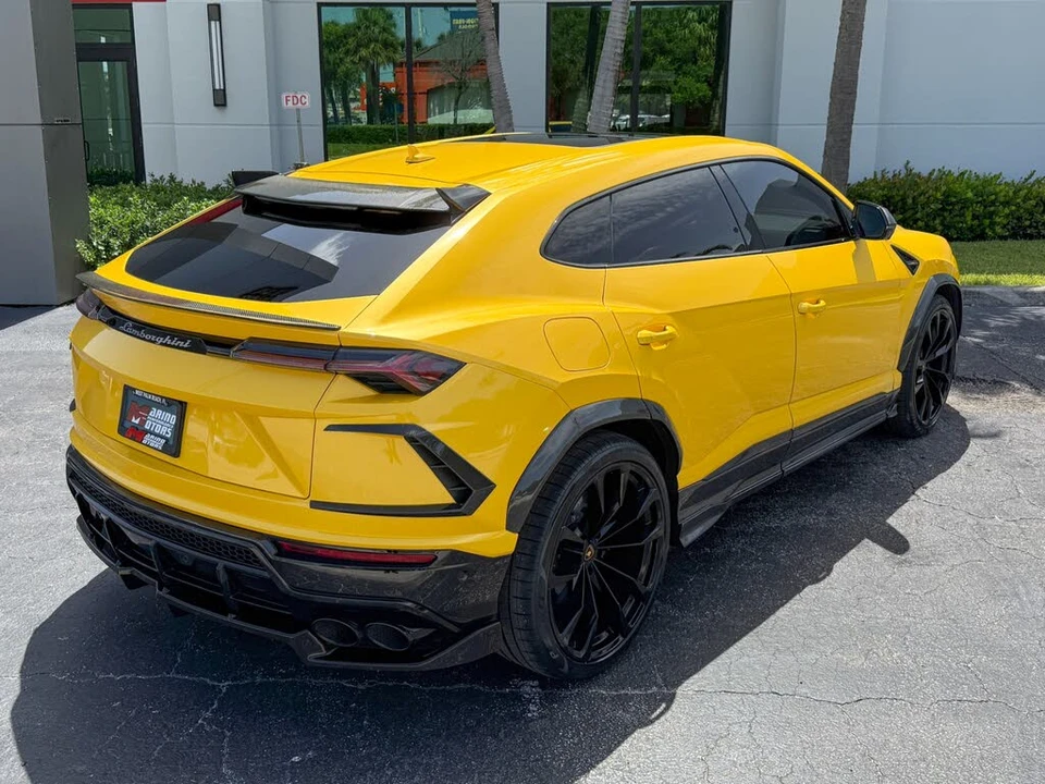 2022 Lamborghini Urus - Image 23 of 31