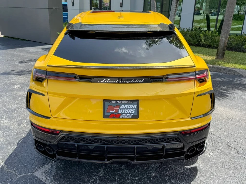2022 Lamborghini Urus - Image 19 of 31