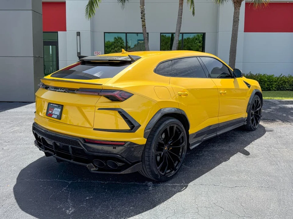 2022 Lamborghini Urus - Image 21 of 31