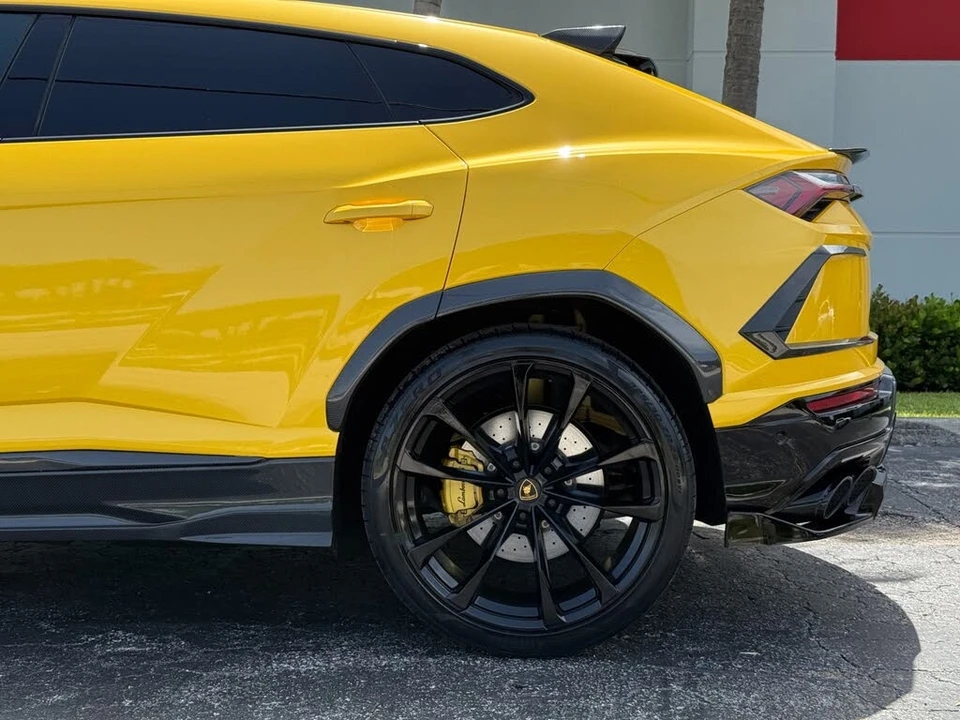 2022 Lamborghini Urus - Image 15 of 31