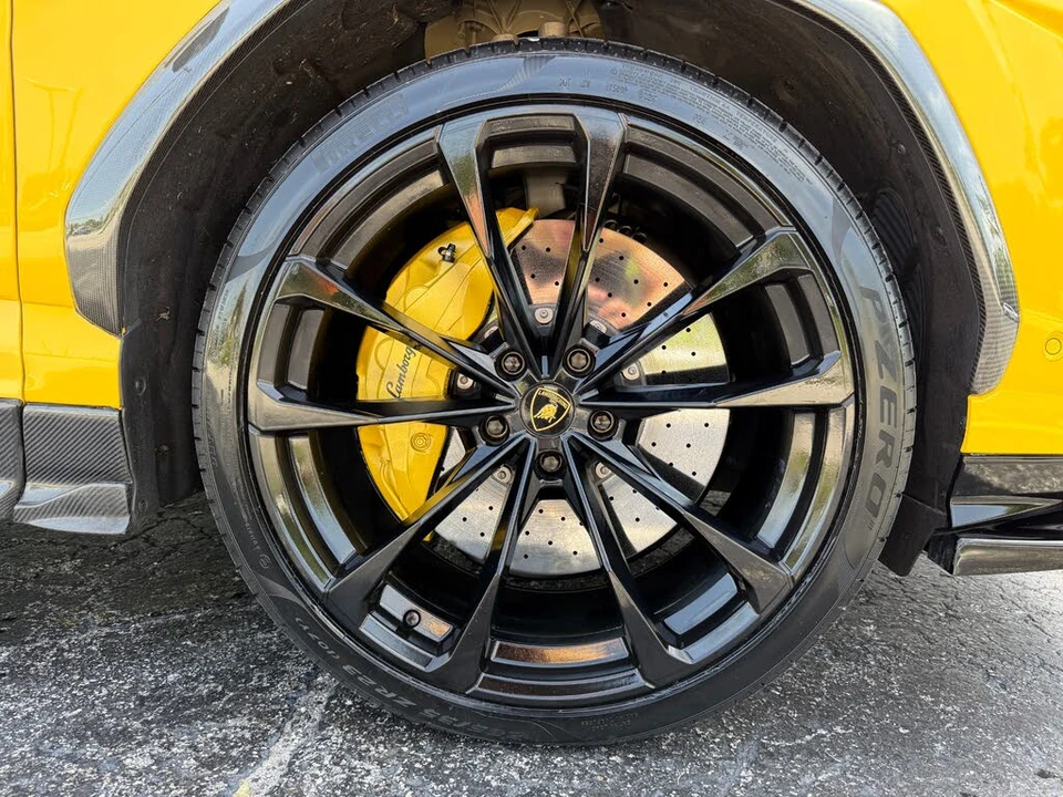 2022 Lamborghini Urus - Image 5 of 31