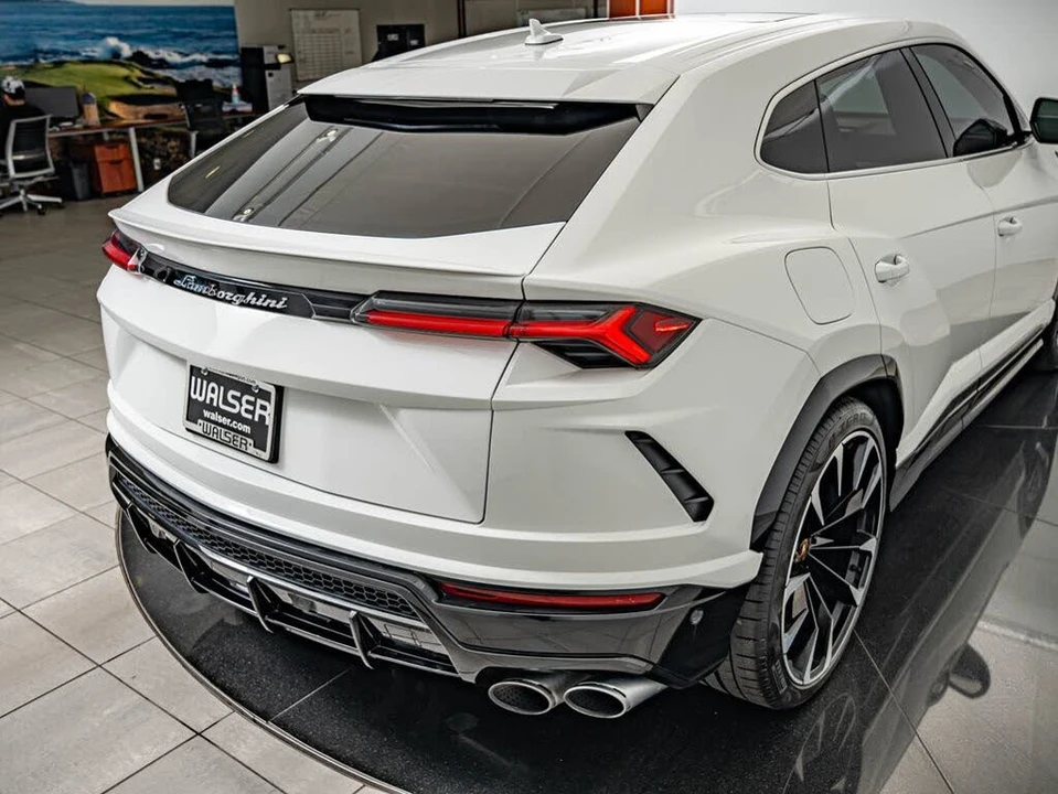 2022 Lamborghini Urus - Image 21 of 31