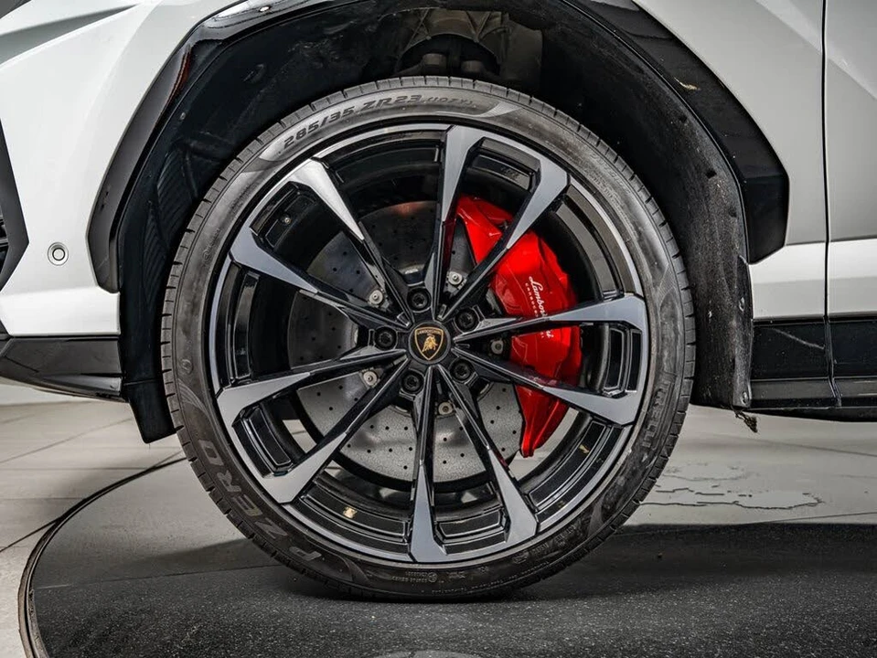 2022 Lamborghini Urus - Image 10 of 31