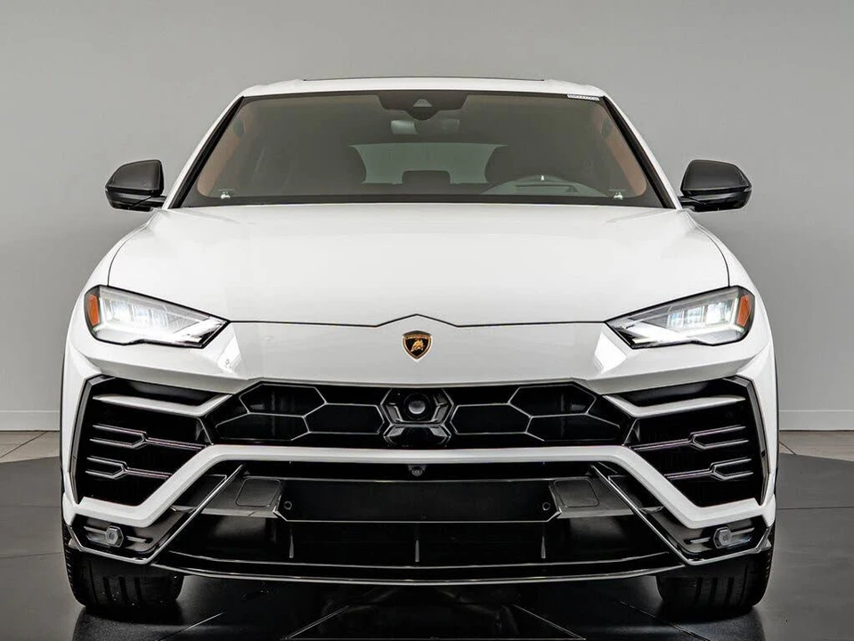2022 Lamborghini Urus - Image 2 of 31