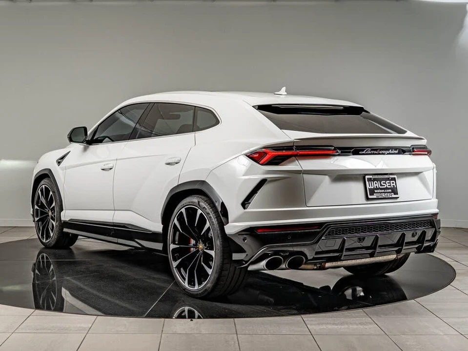 2022 Lamborghini Urus - Image 7 of 31