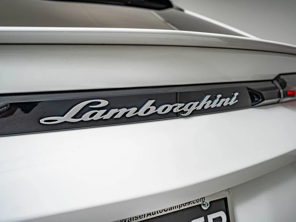 2022 Lamborghini Urus - Image 25 of 31