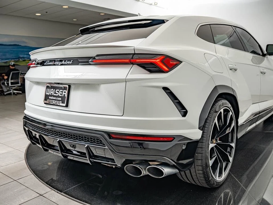 2022 Lamborghini Urus - Image 20 of 31