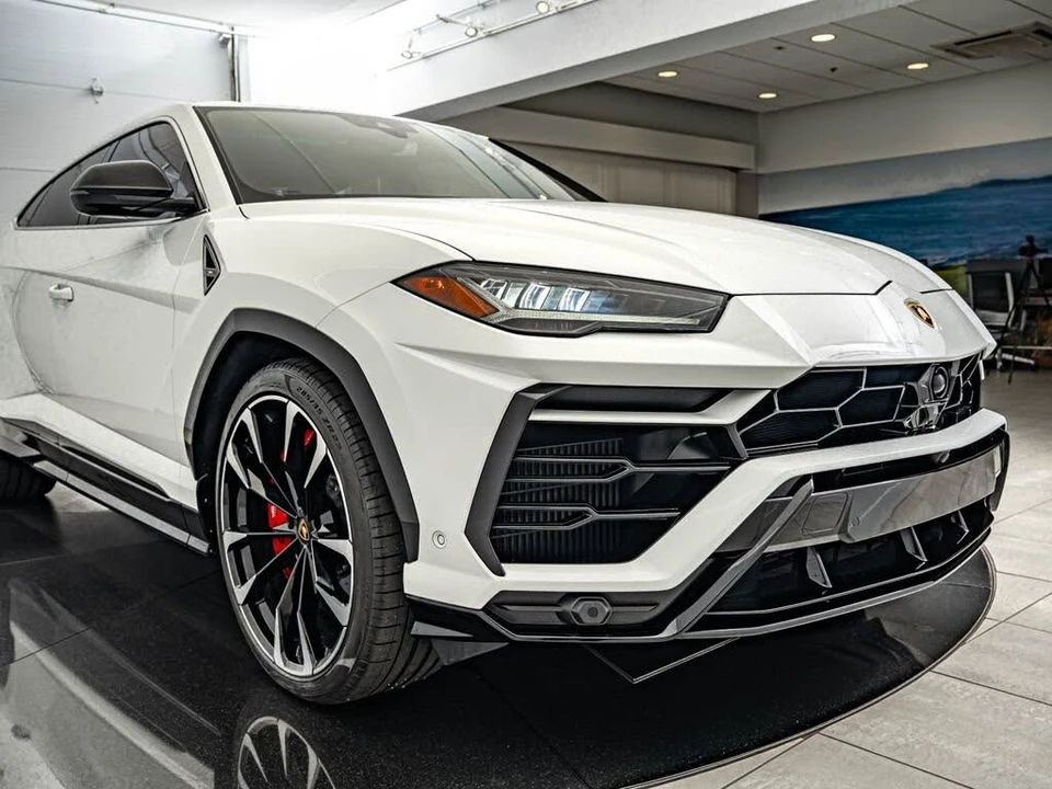 2022 Lamborghini Urus - Image 17 of 31