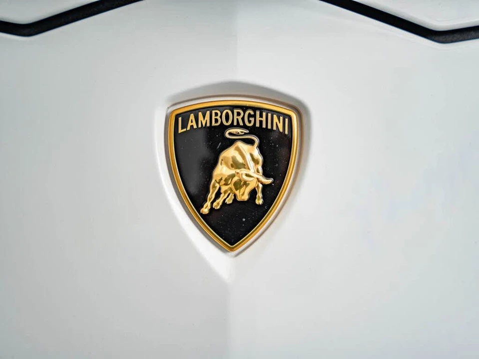 2022 Lamborghini Urus - Image 12 of 31