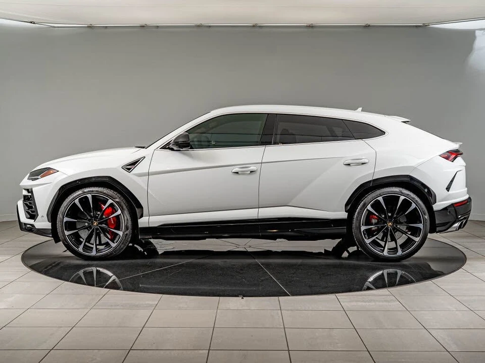 2022 Lamborghini Urus - Image 8 of 31