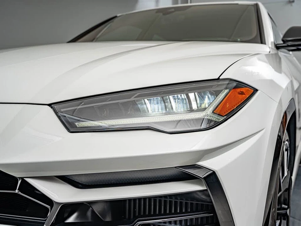2022 Lamborghini Urus - Image 13 of 31