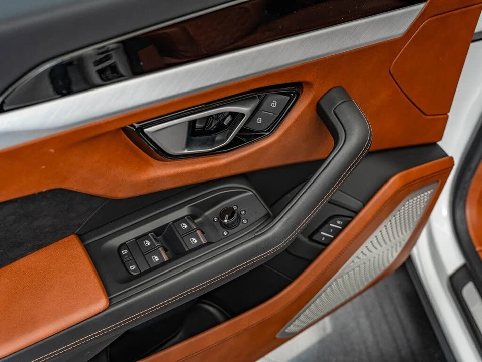 2022 Lamborghini Urus - Image 27 of 31