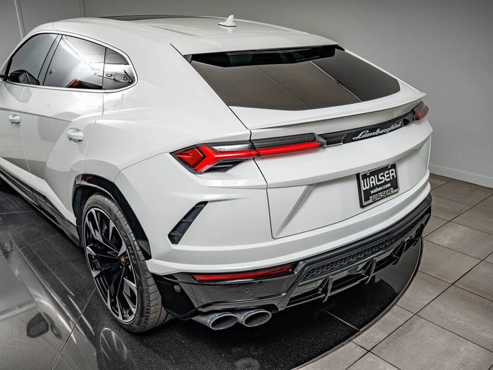 2022 Lamborghini Urus - Image 23 of 31