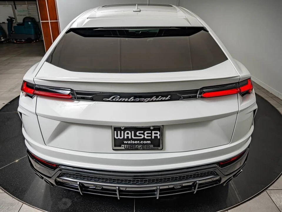 2022 Lamborghini Urus - Image 22 of 31