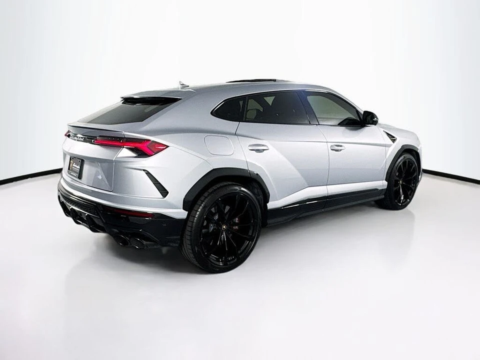 2022 Lamborghini Urus - Image 5 of 31
