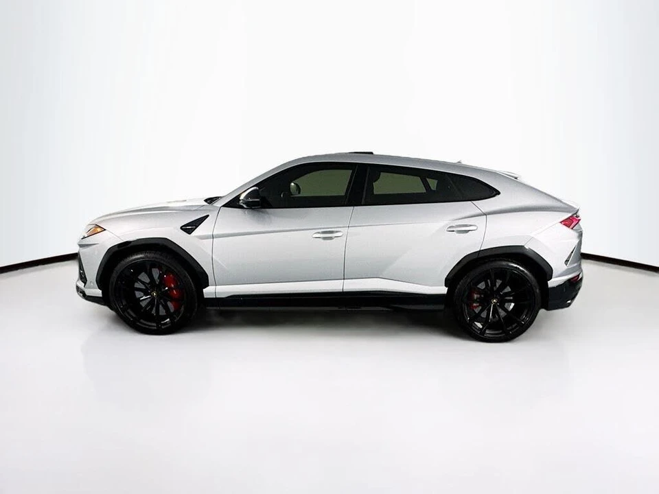 2022 Lamborghini Urus - Image 8 of 31