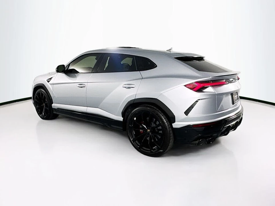 2022 Lamborghini Urus - Image 7 of 31