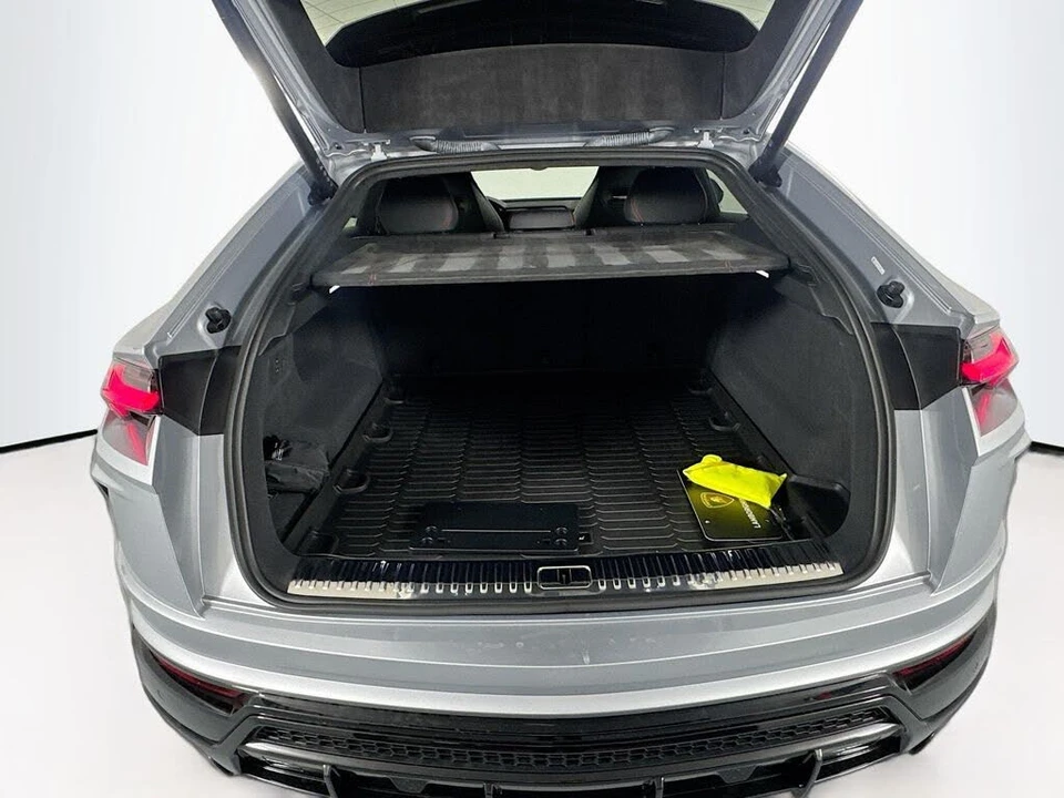 2022 Lamborghini Urus - Image 28 of 31