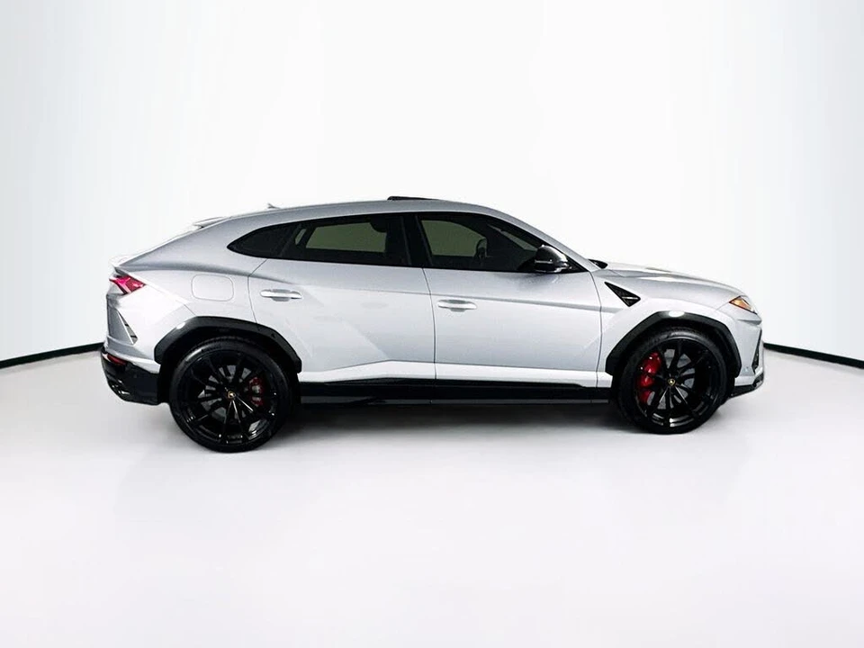 2022 Lamborghini Urus - Image 4 of 31