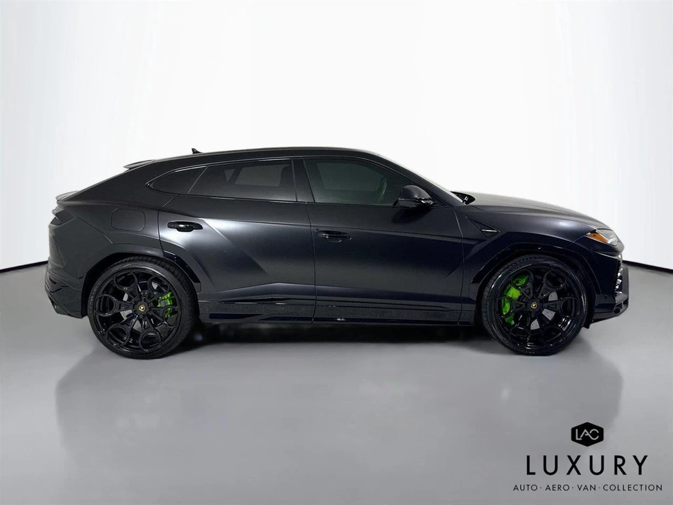 2022 Lamborghini Urus - Image 5 of 6