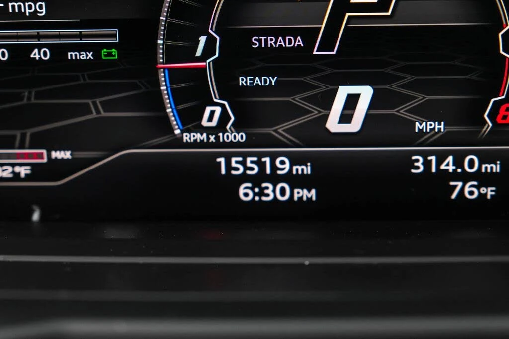 2022 Lamborghini Urus - Image 19 of 31