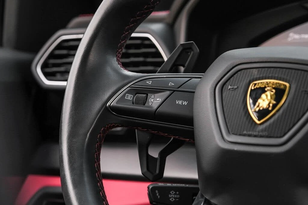 2022 Lamborghini Urus - Image 16 of 31