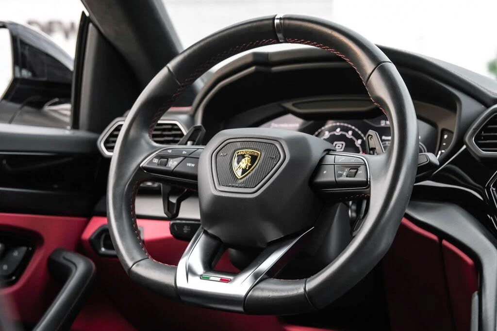 2022 Lamborghini Urus - Image 15 of 31