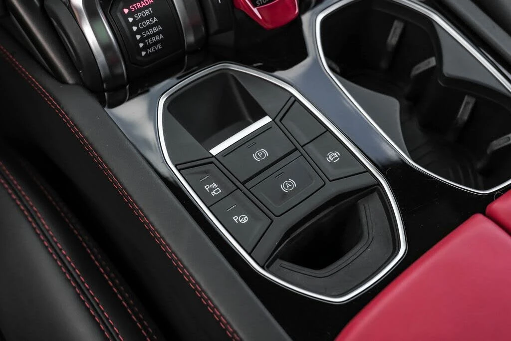2022 Lamborghini Urus - Image 28 of 31
