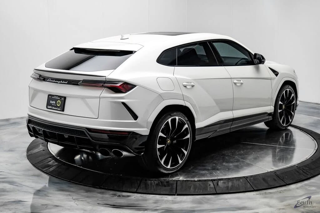 2022 Lamborghini Urus - Image 18 of 31