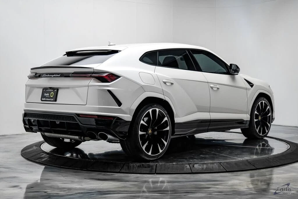 2022 Lamborghini Urus - Image 17 of 31