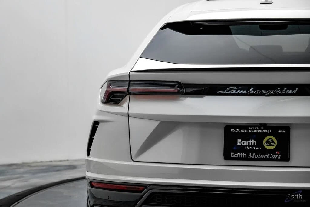 2022 Lamborghini Urus - Image 16 of 31