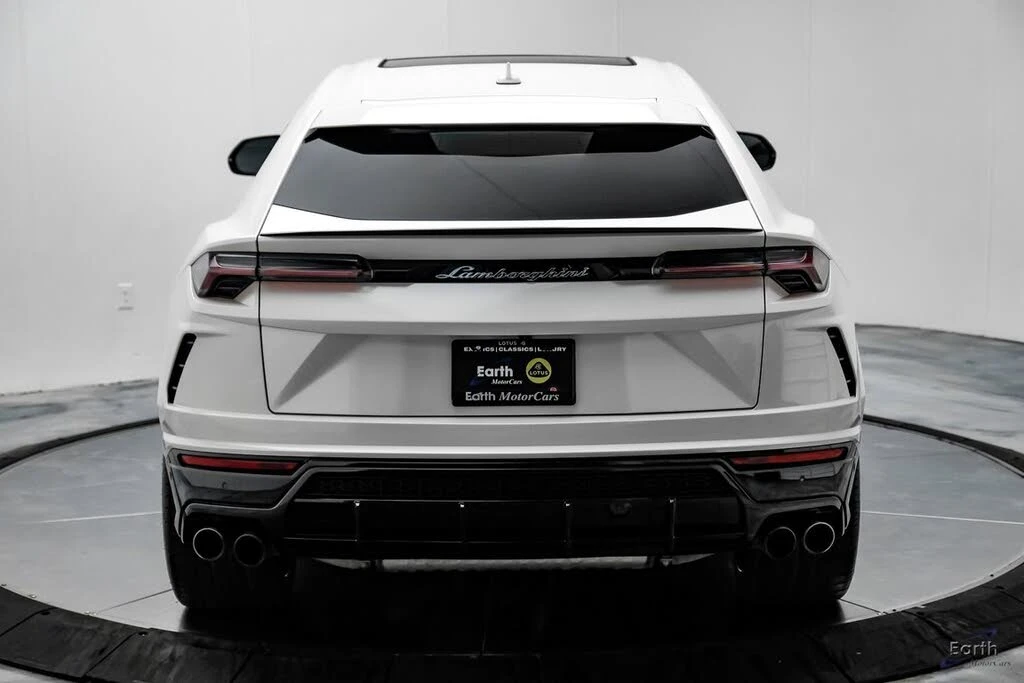 2022 Lamborghini Urus - Image 15 of 31
