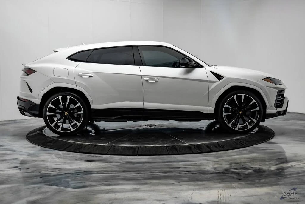 2022 Lamborghini Urus - Image 21 of 31