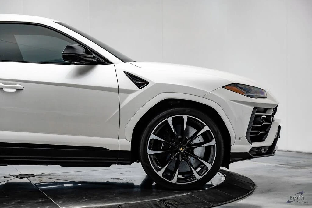 2022 Lamborghini Urus - Image 23 of 31