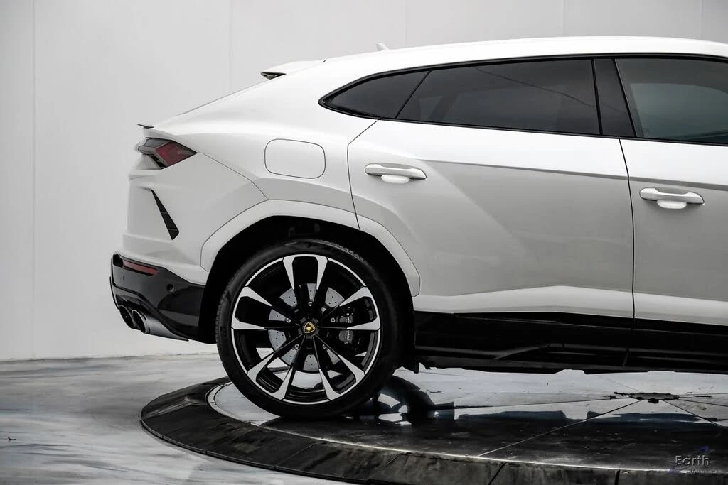 2022 Lamborghini Urus - Image 22 of 31
