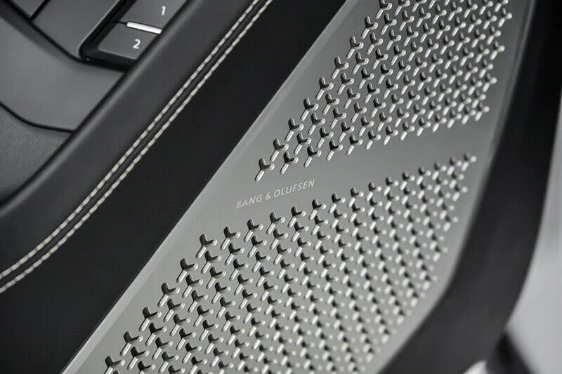 2022 Lamborghini Urus - Image 16 of 31