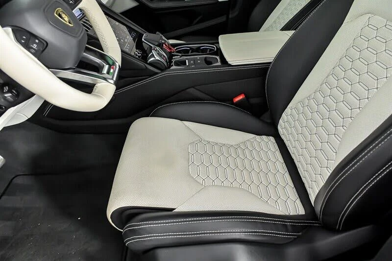 2022 Lamborghini Urus - Image 18 of 31
