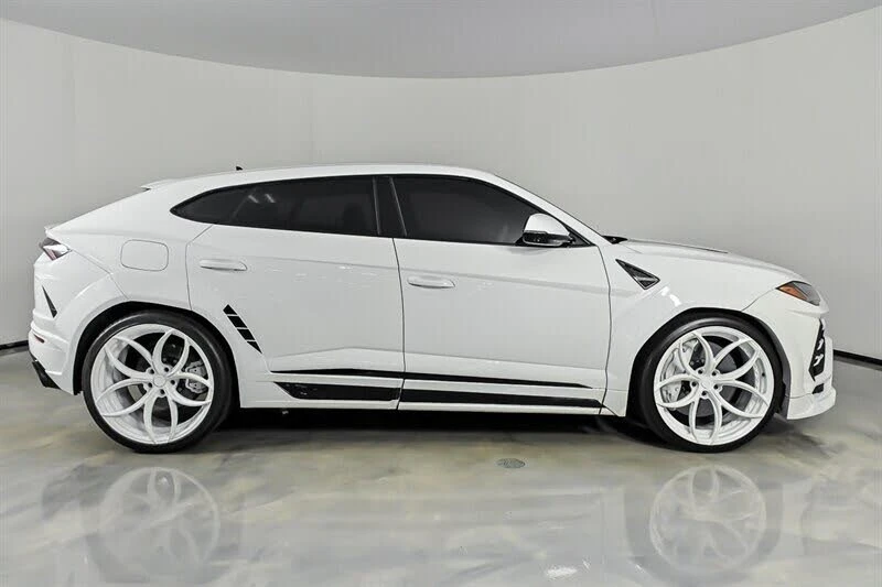 2022 Lamborghini Urus - Image 11 of 31
