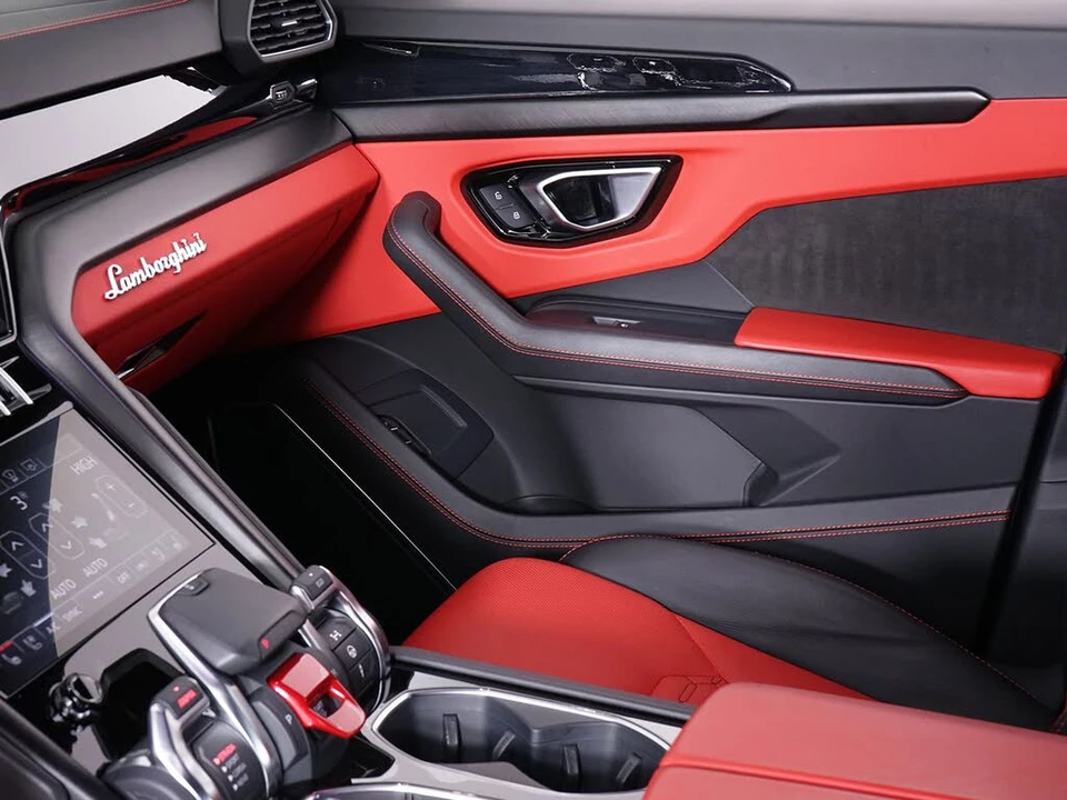 2022 Lamborghini Urus - Image 24 of 31