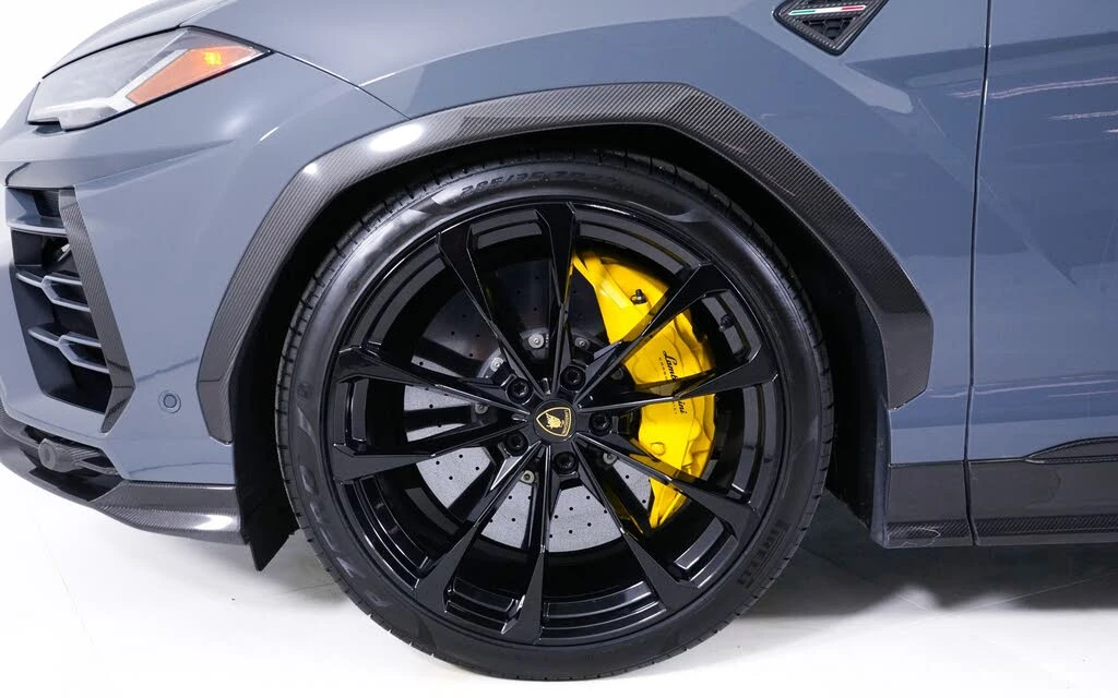 2022 Lamborghini Urus - Image 11 of 30